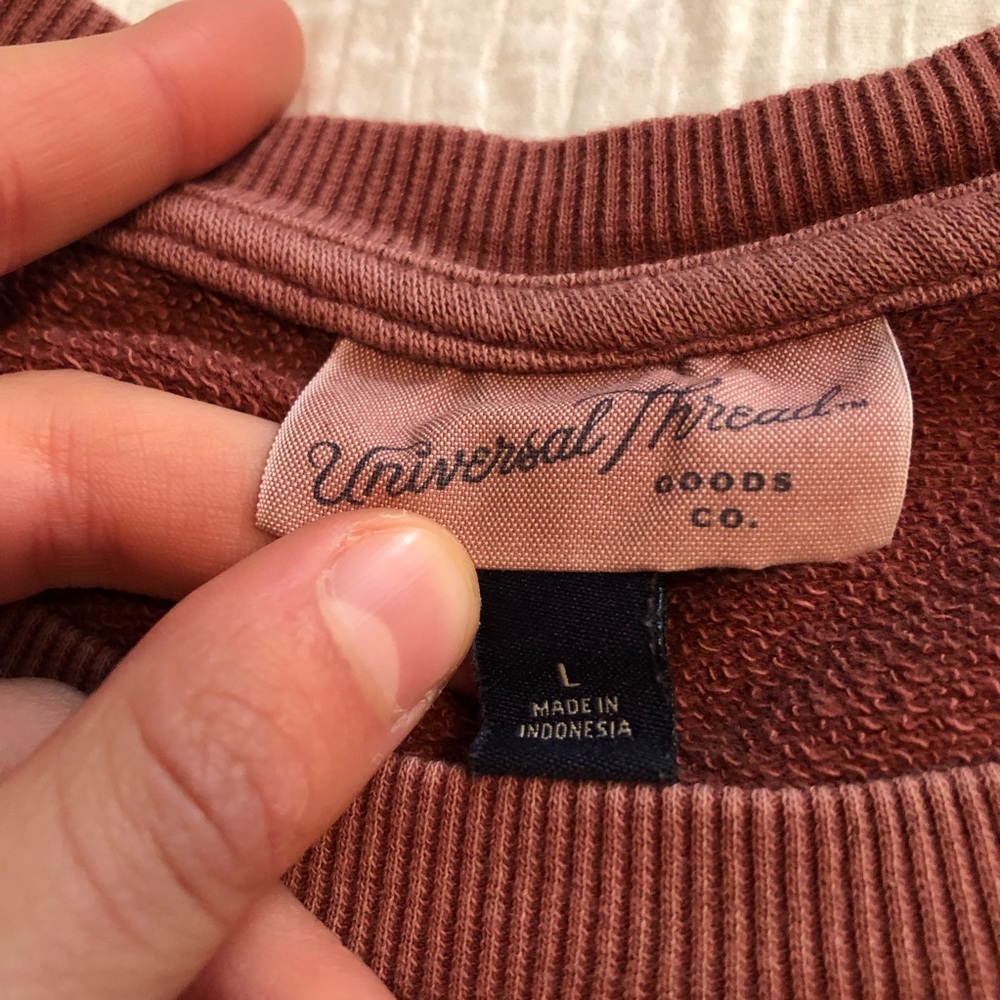 Universal Threads Pink Crewneck - Picture 5 of 8